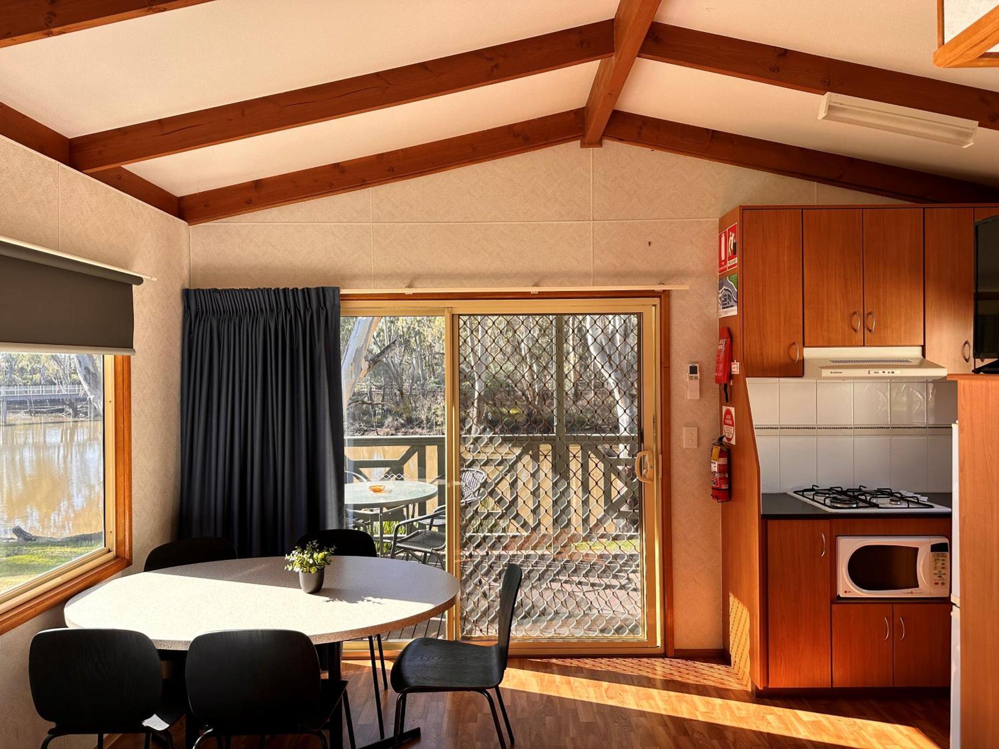 Moama Riverside Holiday Park Екстериор снимка